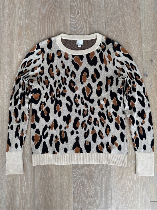 a new day Sweaters - A New Day Leopard Print Crewneck Sweater. Size Medium.